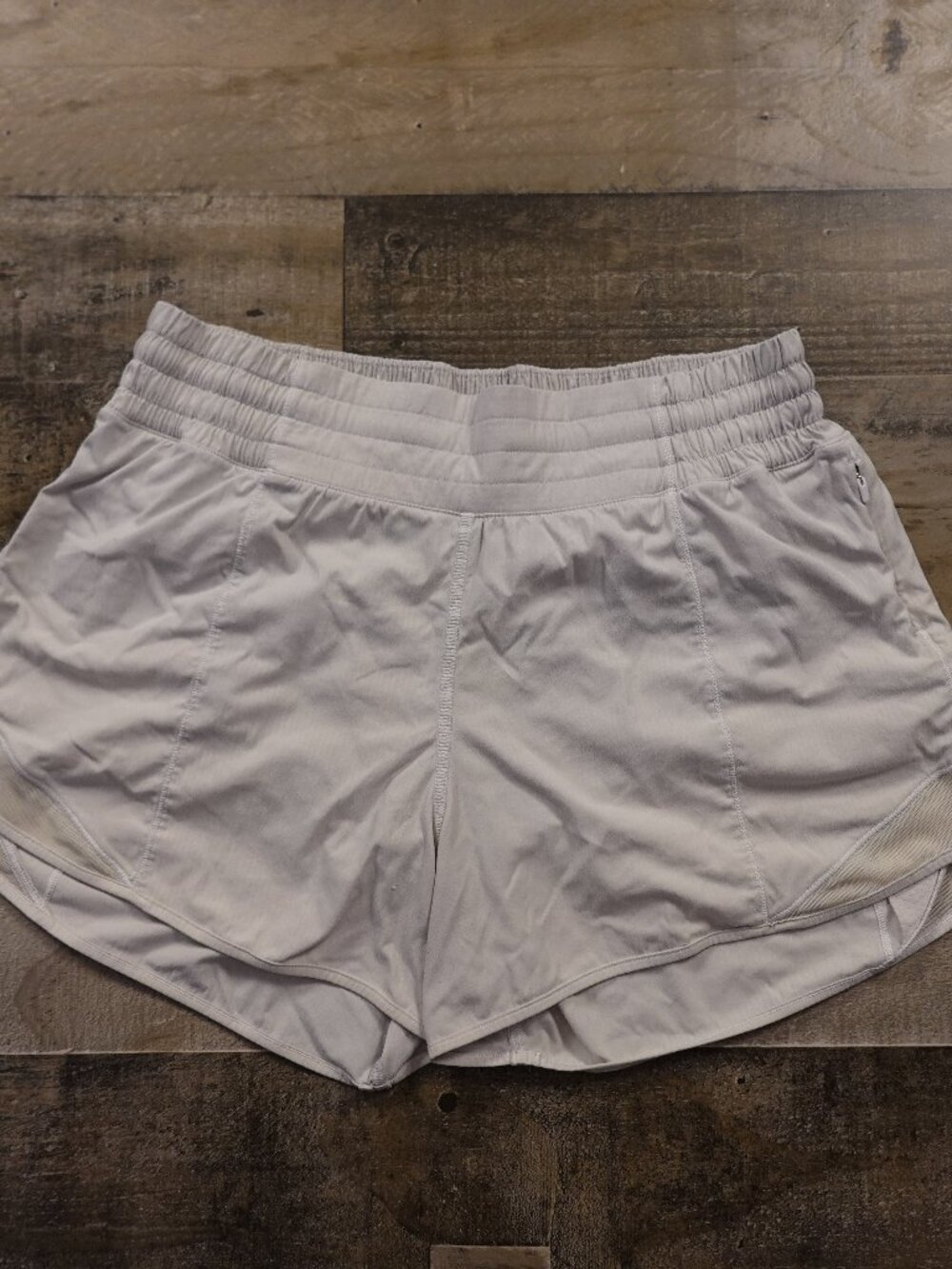 Lululemon Hotty Hot Shorts Women’s Size 6 White 3" Lined Running Athletic